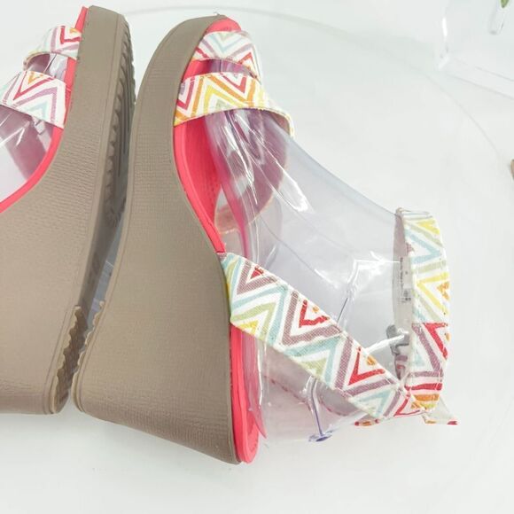 Crocs Women's Leigh Sandal Size 8 Ankle Strap Wedge Graphic Stripe Pink Yellow - Picture 4 of 16